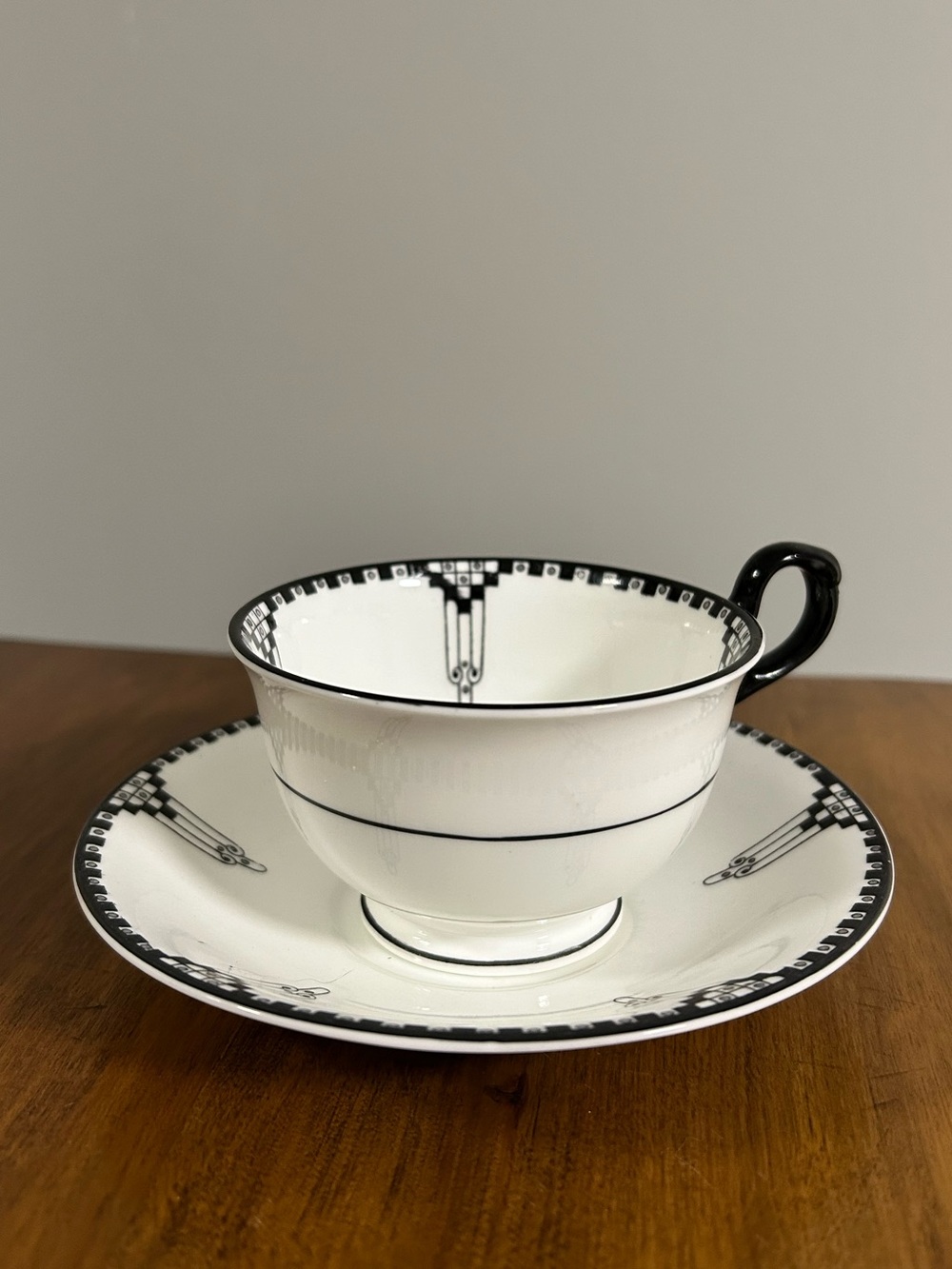COLLINGWOOD Vintage Art Deco Teacup and Saucer
